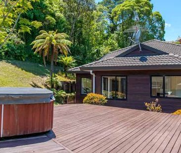 3 Double bedroom with 2 bathroom in Mairangi Bay - Photo 1
