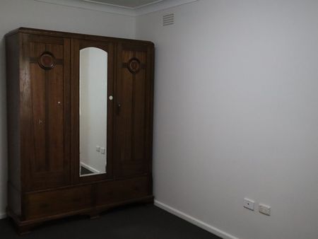 Quiet Closed Street Location - Photo 2