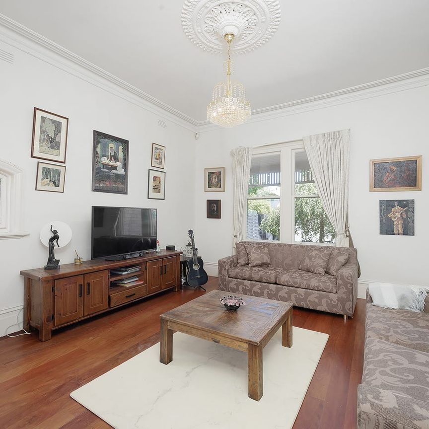 Luxurious Living on The Golden Mile - Photo 1