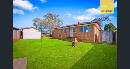Spacious Three Bedroom Family Home - Photo 5