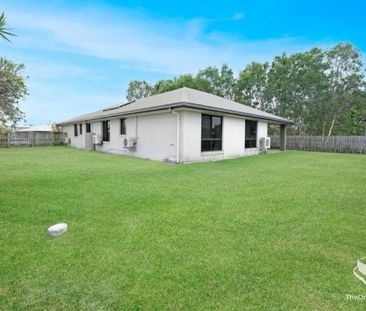 Modern Family Living in the Heart of Glenella - Photo 3