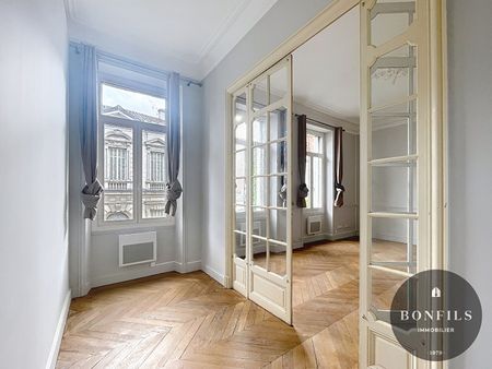 A LOUER AVIGNON INTRAMUROS ( 84000 ) : Appartement non meublé - 4 pièces - 1er étage - charme de l'ancien !, - Photo 5