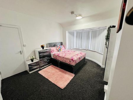 1 bedroom in a house share to rent - Photo 5