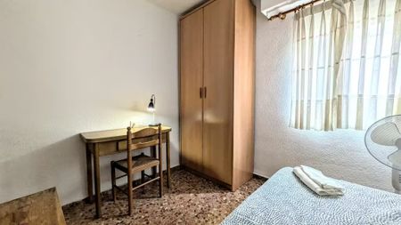 Calle del Veinticinco de Abril, Moncada, Valencian Community 46113 - Photo 3