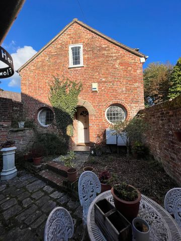 2 bedroom detached house to rent - Photo 4