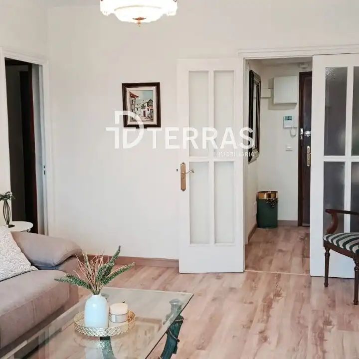 Piso de alquiler en Benito Corbal, Zona de Plaza de Barcelos - Photo 1