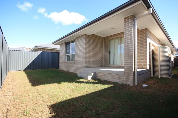Beautiful 4 Bedroom Home In Willowdale Estate - Photo 1