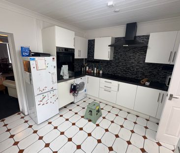 Margam Avenue, Morriston, SA6 8DG - Photo 5