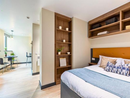 1 bedroom in a flat share to rent - Photo 1