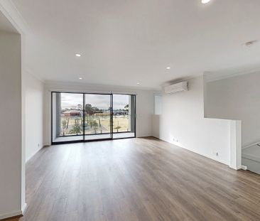 7 Bodega Walk, Brookfield VIC 3338 - Townhouse For Rent | Domain - Photo 6