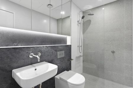 Boutique Living in Heart of Manly - Photo 5