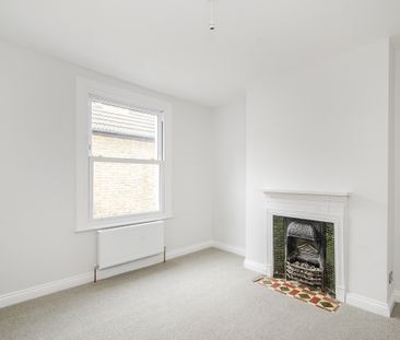 3 bedroom flat to rent - Photo 6