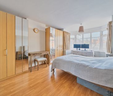 4 bedroom semi-detached house to rent - Photo 5