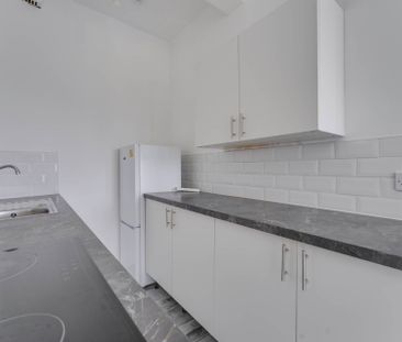 Price £695 pcm - Available Now - Unfurnished - Photo 2