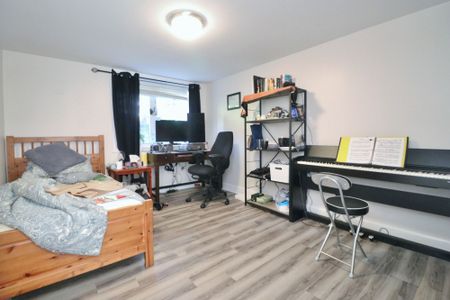 2465 Chasseur Ave #C - Photo 4