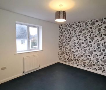 2 bedroom terraced house to rent - Photo 4