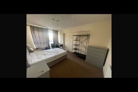 2 Bed Flat, Holborn Towers, LS6 - Photo 3