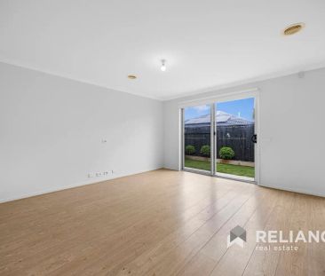 “Lovely 3 Bedroom home in Great Location!” - Photo 3