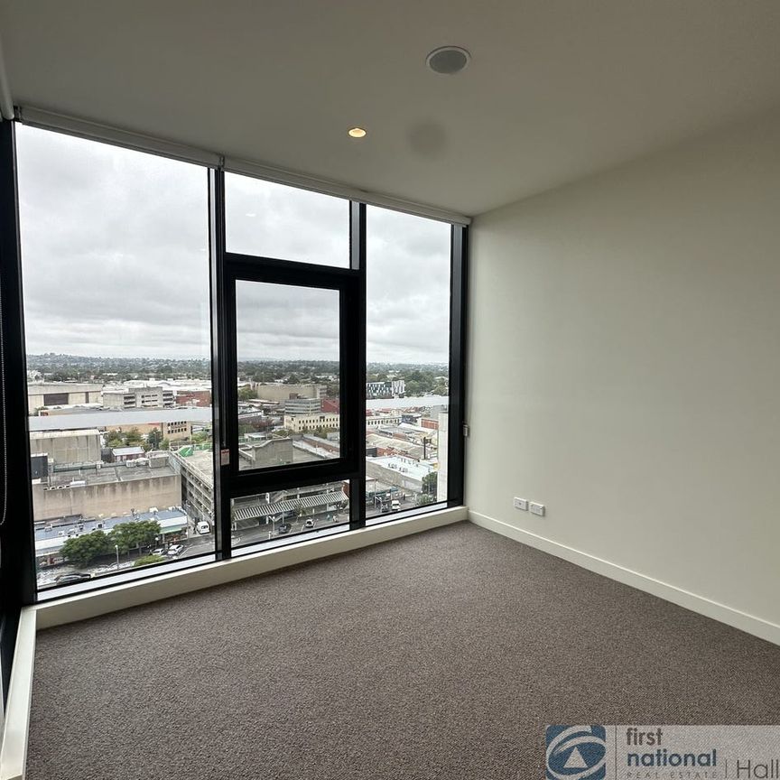 Welcome to THE LONSDALE - Photo 1