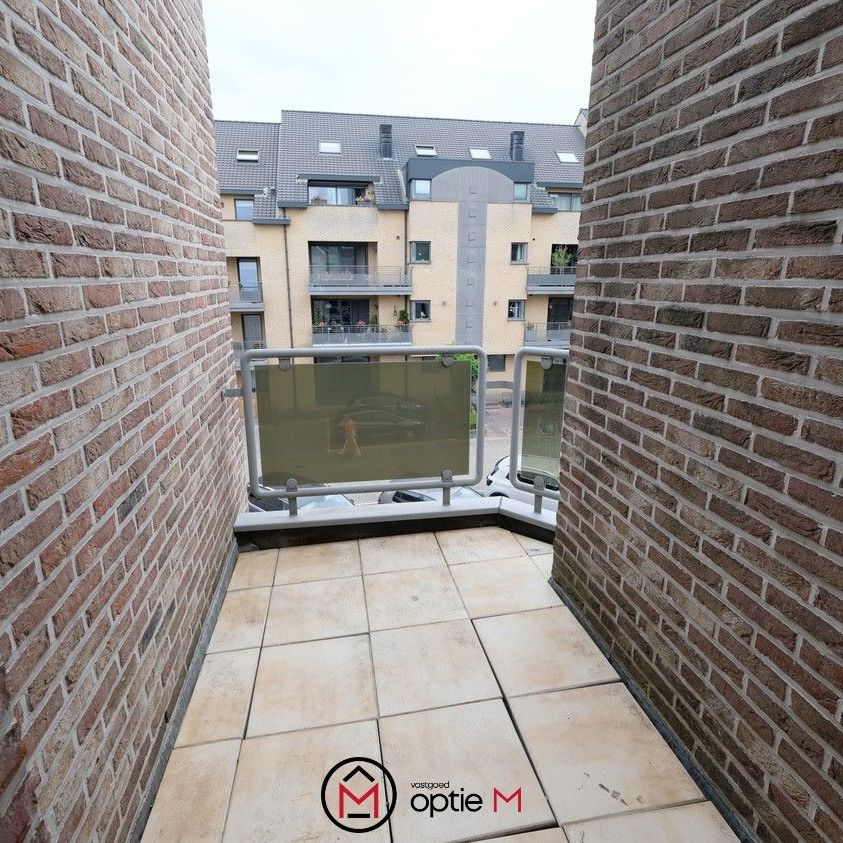 Tweeslaapkamer appartement in het centrum - Photo 1