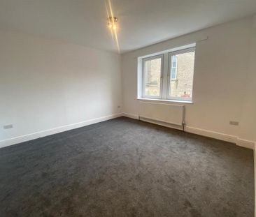 4 bedroom apartment to rent - Photo 4