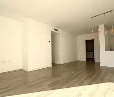 3 bedroom luxury Flat for rent in Nueva Andalucia, Andalusia - Photo 1