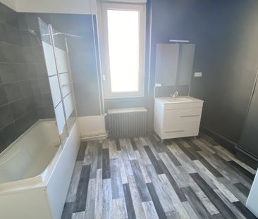 Location Appartement 4 pièces 102m² LE CREUSOT 71200 - Photo 3