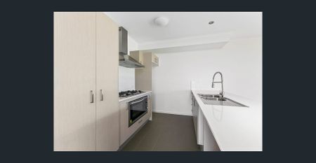 Executive Townhouse Overlooking Bushland - Modern Living in a Peaceful Setting - Photo 4