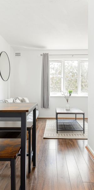 1 Bed Flat, Goodwin Close, SE16 - Photo 1