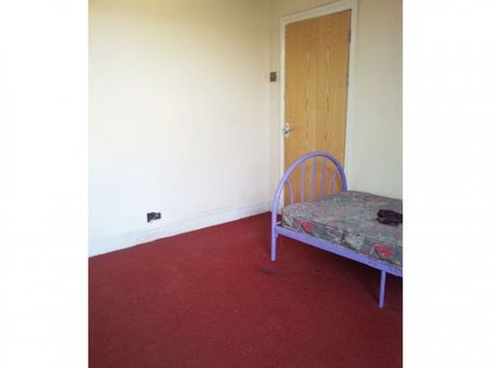 6 Bed HMO - Bedford Road, Newport - Students or Company let - Photo 2