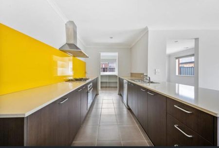 Clyde North - Photo 3