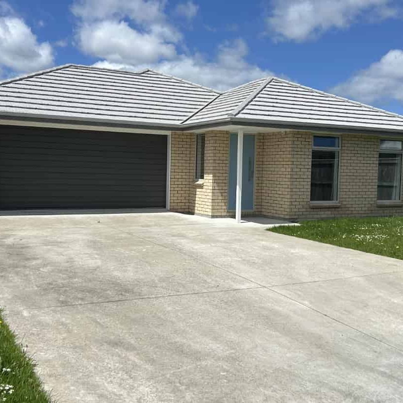 PAHIATUA - 3 BEDROOMS - Photo 1