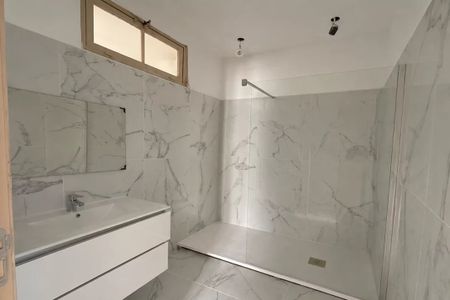 Location Appartement 5 pièces 111m² NICE 06300 - Photo 2