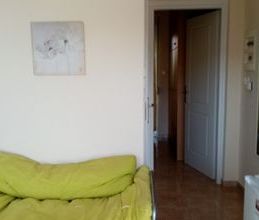 Studio/Γκαρσονιέρα για ενοικίαση - Λαμία, - Φωτογραφία 1