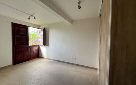 Maison à louer 4 pièces • Fort-de-France - Photo 3