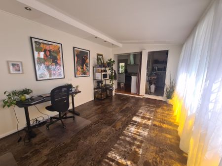 Family Size Home - Photo 5