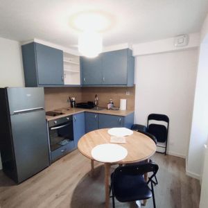 Location Appartement 2 pièces 23m² MILLAU 12100 - Photo 2