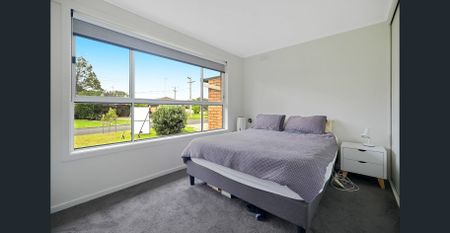 Charming Home in Quiet Court Location - Photo 5