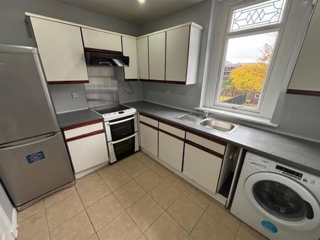 2 bedroom flat to rent - Photo 4