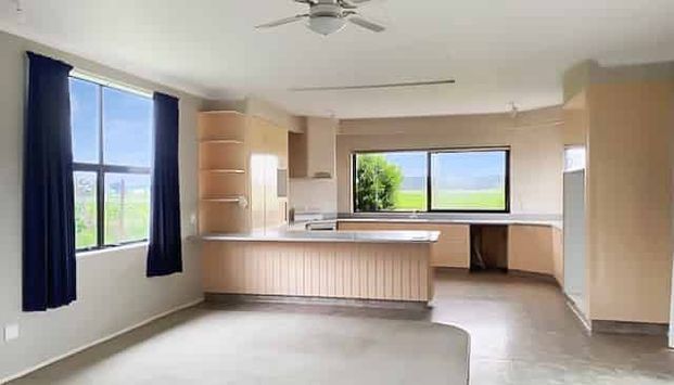 THREE BEDROOM COUNTRY LIVING - Photo 1