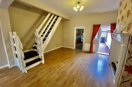 3 Bed Semi-Detached House, Grange Street, M6 - Photo 4