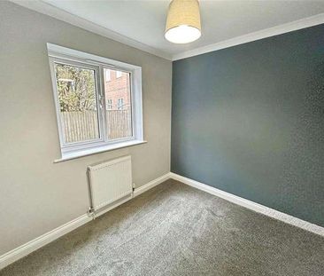 Lowfield Road, Caversham, Reading, Berkshire, RG4 - Photo 6