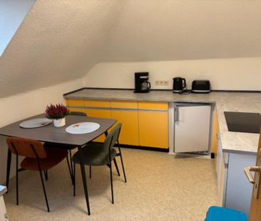 Dachwohnung neu möbliert und voll ausgestattet - Photo 1