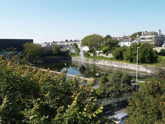 Queen Anne Terrace, Plymouth, PL4 - Photo 1