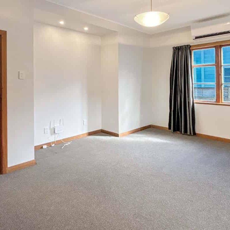 Life By The Beach!! - Photo 1