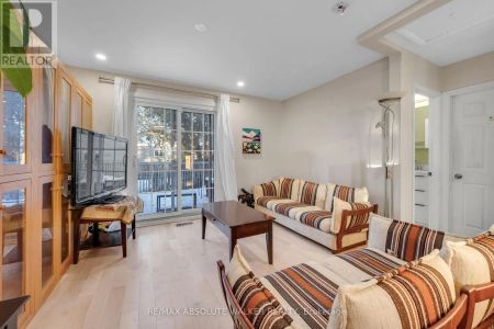 1343 HIGHGATE ROAD - Photo 2