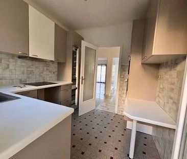 Location Appartement 3 pièces 61m² NICE 06100 - Photo 3