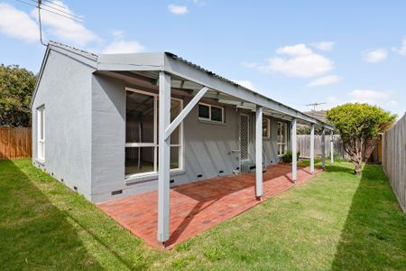 Fresh, Private & Perfectly Positioned - Photo 4