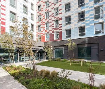 Highest Double Non Ensuite: Three Bed Flat - Photo 2