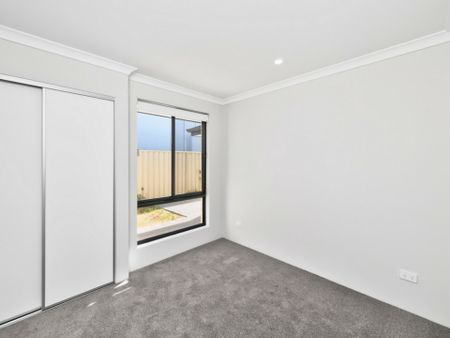 Brand new seaside suburb home - Photo 2
